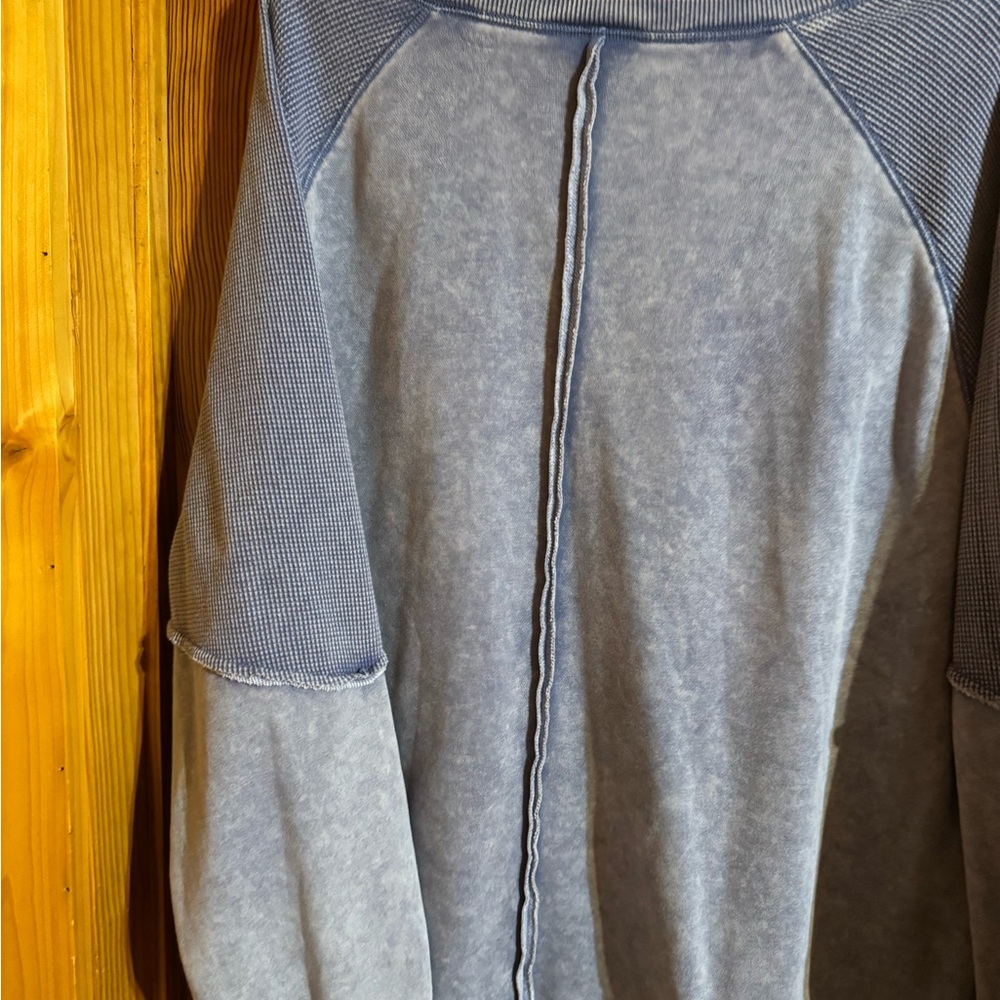 Source Unknown Washed Blue Sweatshirt - Picture 6 of 7